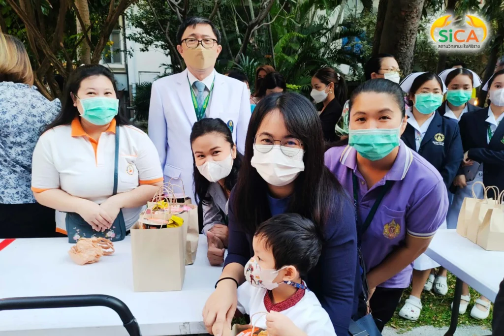 ทำบุญตักบาตรเนื่องในวาระดิถีขึ้นปีใหม่ ประจำปี 2567 สถานวิทยามะเร็งศิริราช คณะแพทยศาสตร์ศิริราชพยาบาล มหาวิทยาลัยมหิดล