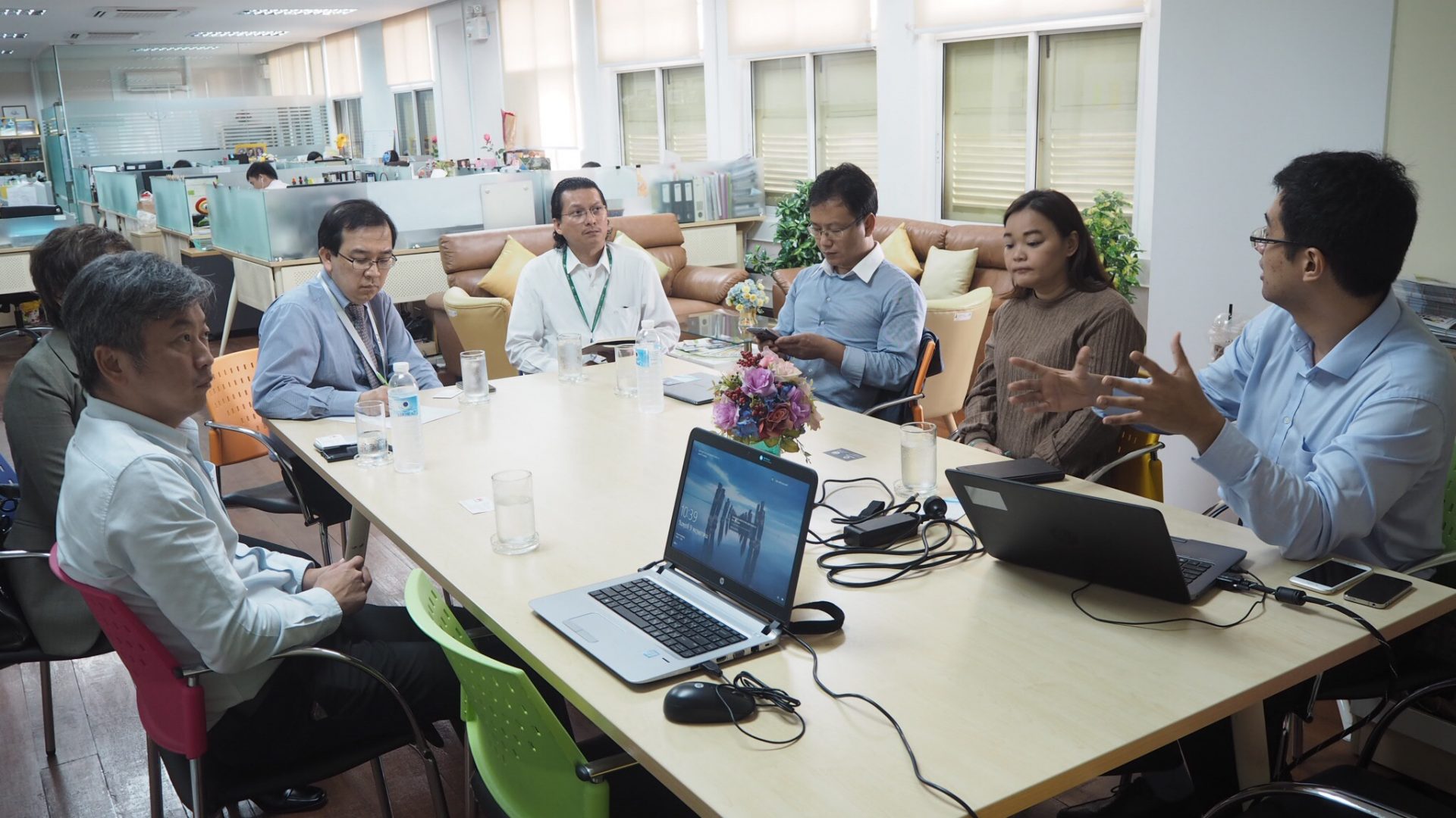 Discussion in Teleconference and Telemedicine Technology Between Siriraj and Huawei