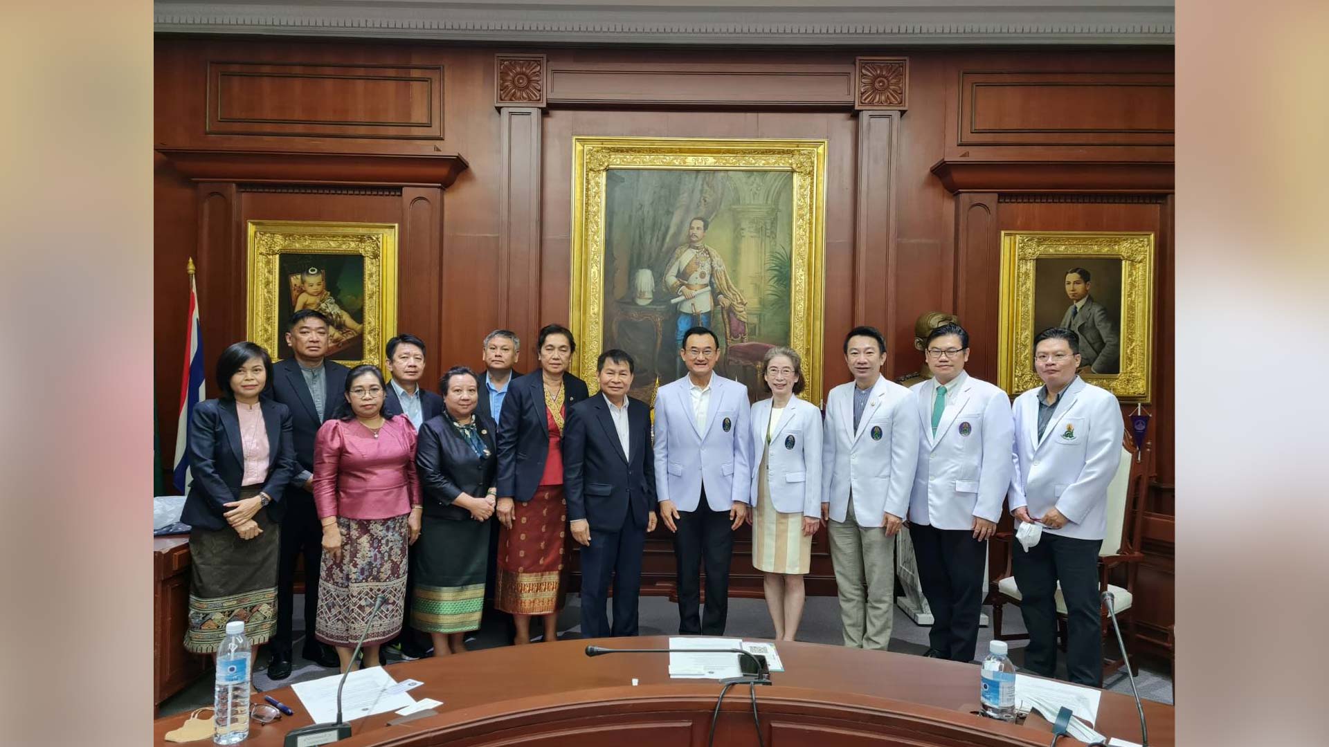 Laos’ University of Health Sciences Visits Siriraj