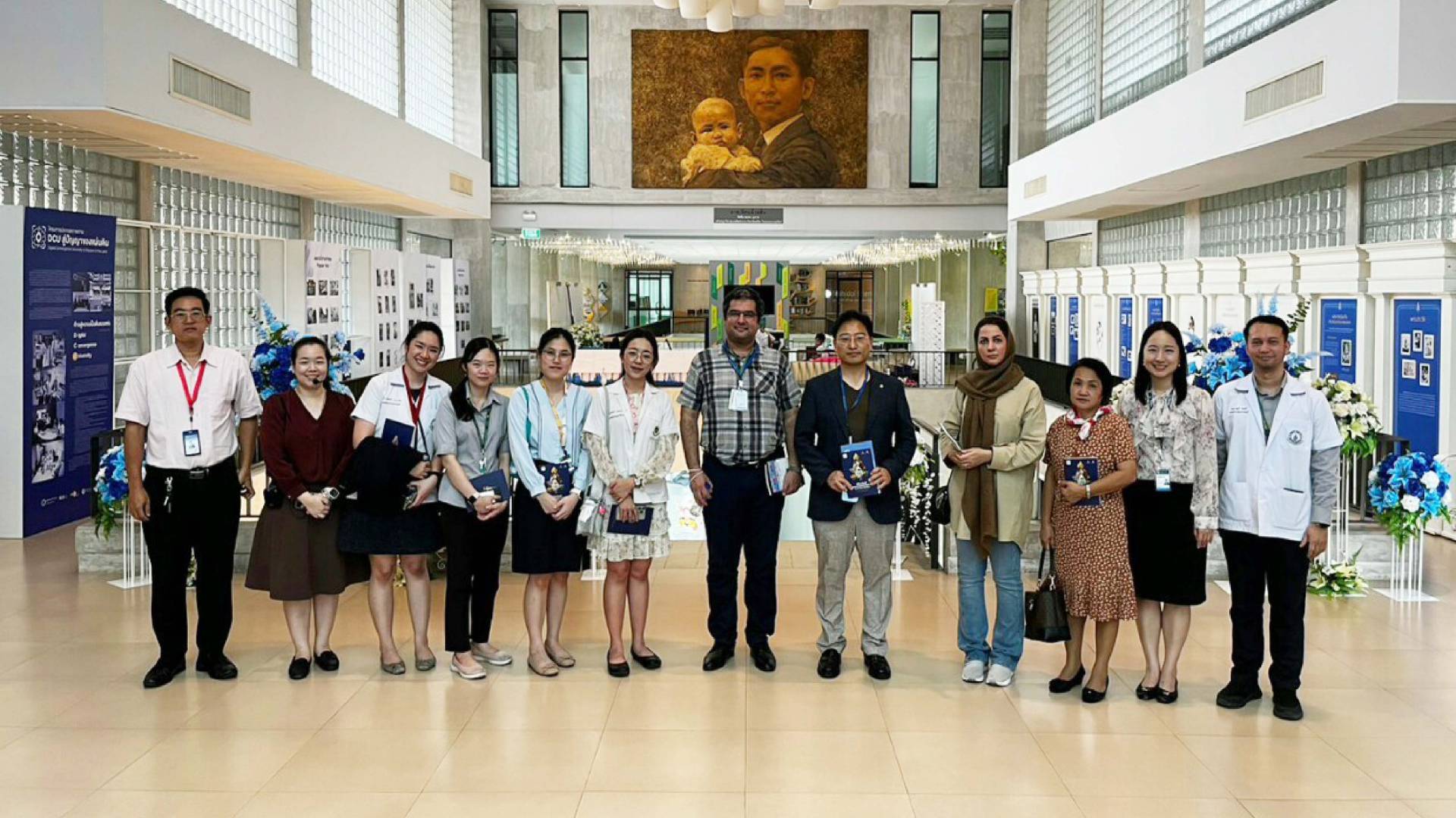 Siriraj Visiting Scholars at Center of Applied Thai Traditional Medicine
