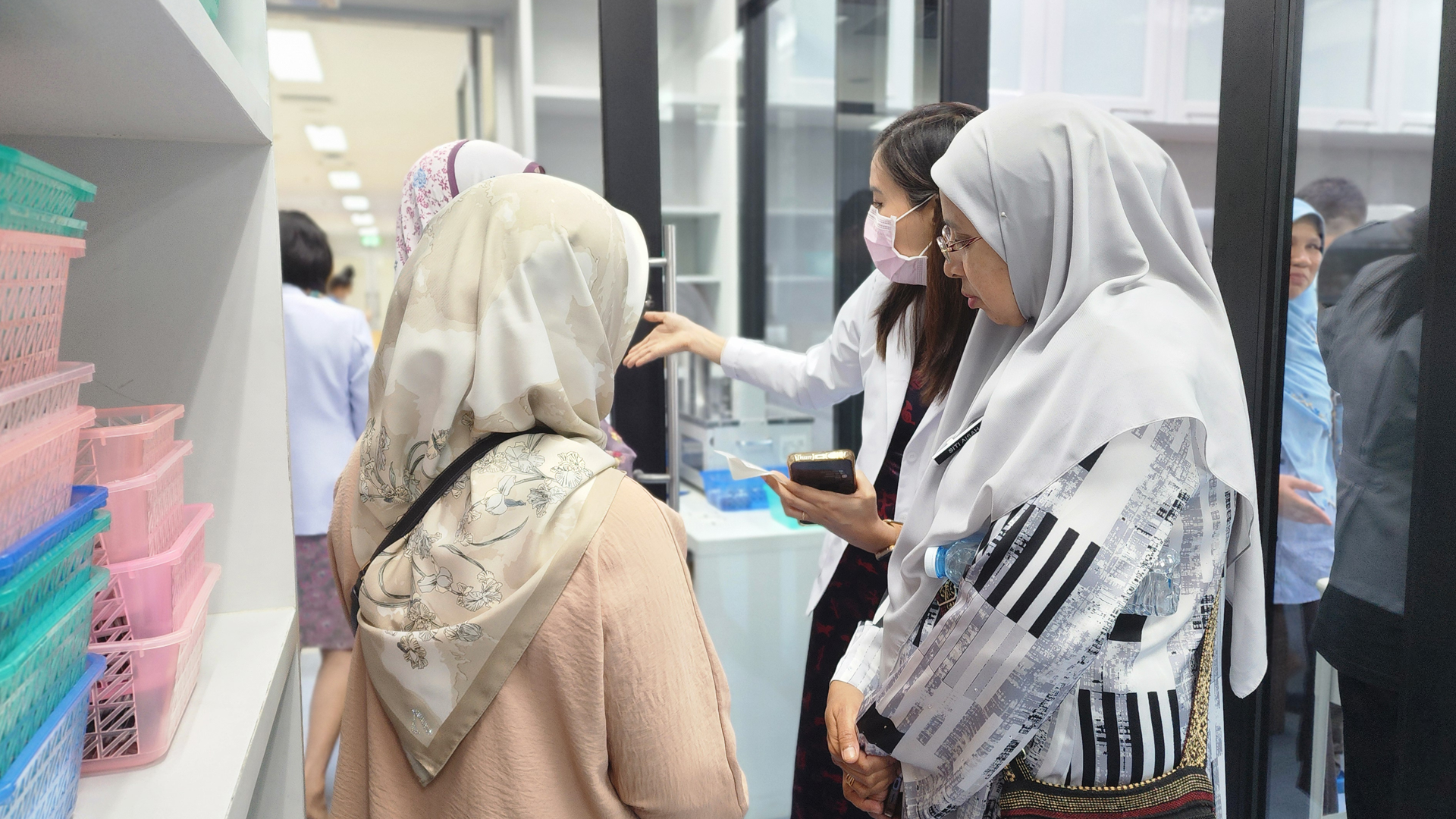 Kelantan Pharmaceutical Services Division, Malaysia Visits Siriraj Hospital