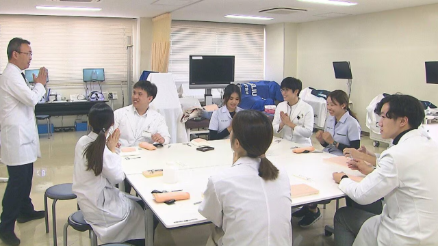 Siriraj 4th-year Medical Students Undertake Elective Study at Oita University for the First Time