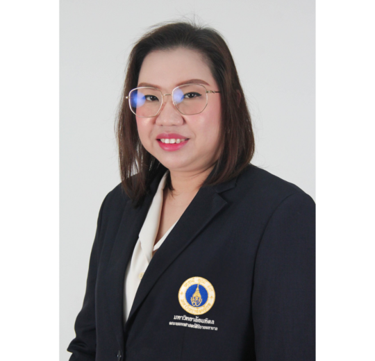 Ms.Chitinipa Phomyota