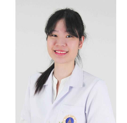 Ms.Kanokrat Laoarrerat